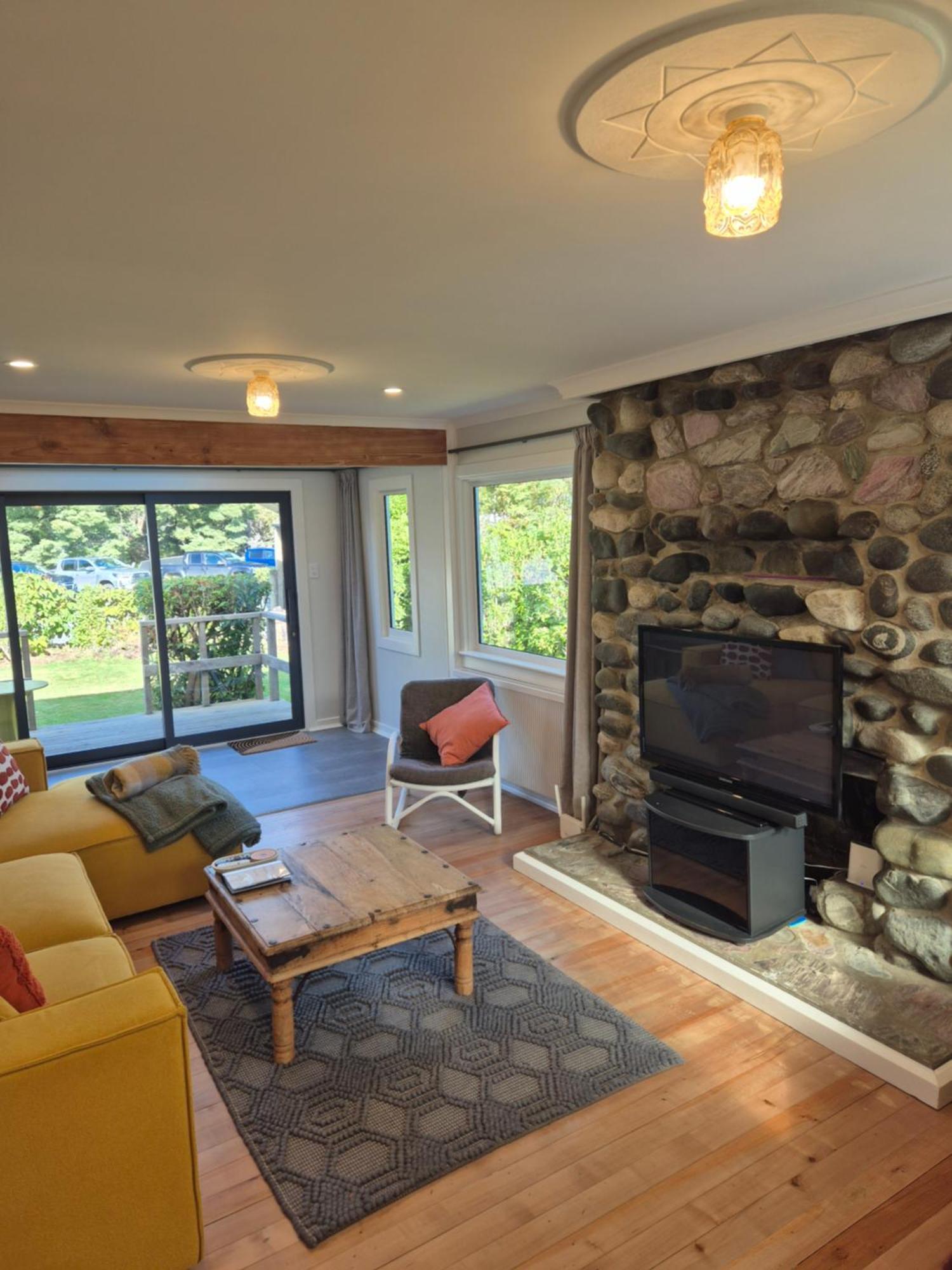 Cosy Getaway In Manapouri Villa Exterior foto